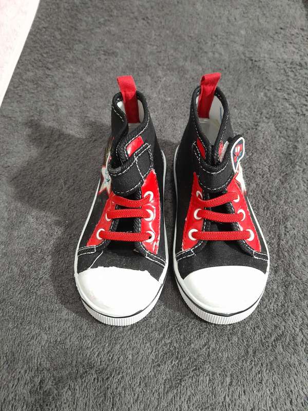 Port jnr takkies for kids size 8