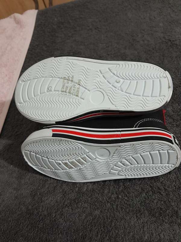 Port jnr takkies for kids size 8