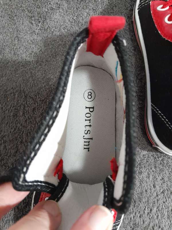 Port jnr takkies for kids size 8