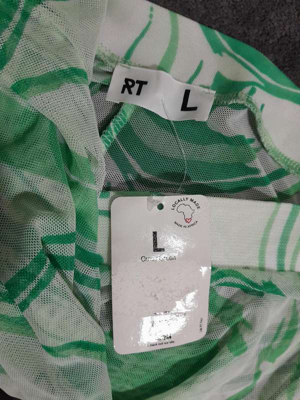 Ladies summer green pants. size large.