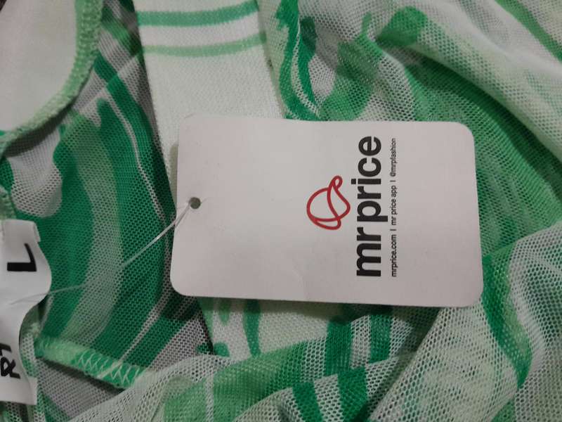 Ladies summer green pants. size large.
