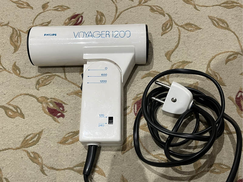 Vintage Voyager Travel Hair Dryer model HP4228B Dual Voltage 600/1200W