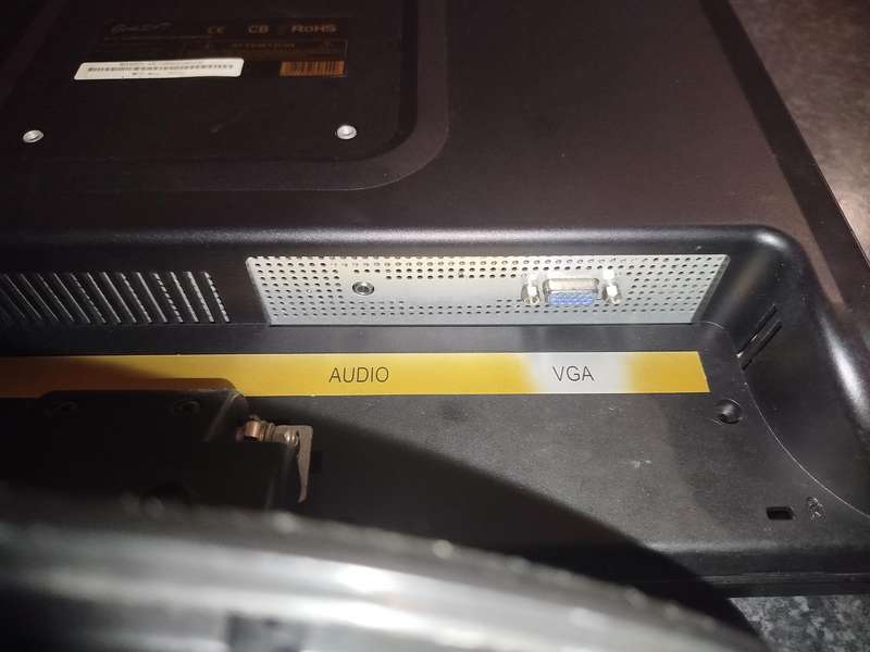 18:5 inch monitor