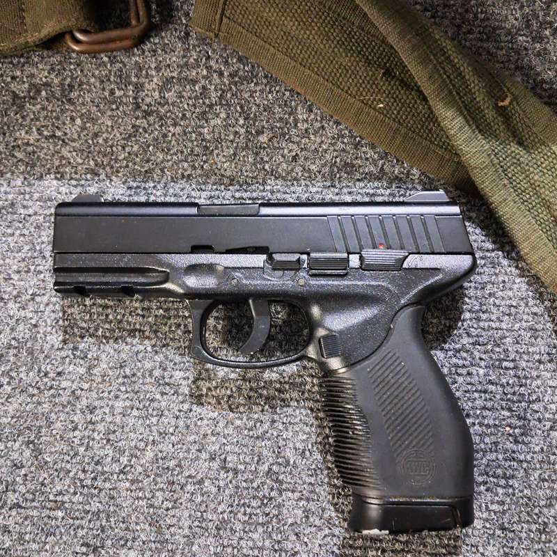 KWC Taurus 24/7 Pt247 - 4.5mm CO2 Gun Kit