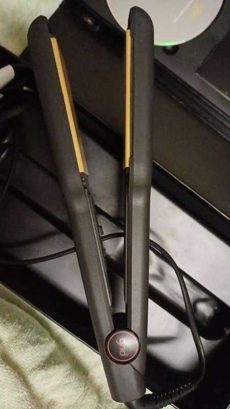 GHD IV Salon Styler wide-plate hair straightener iron