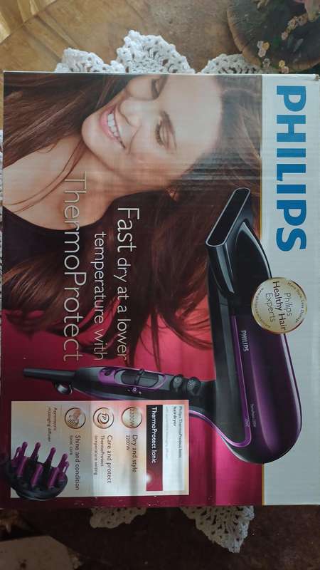 Philips ThermoProtect Ionic hairdryer with diffuser attachment