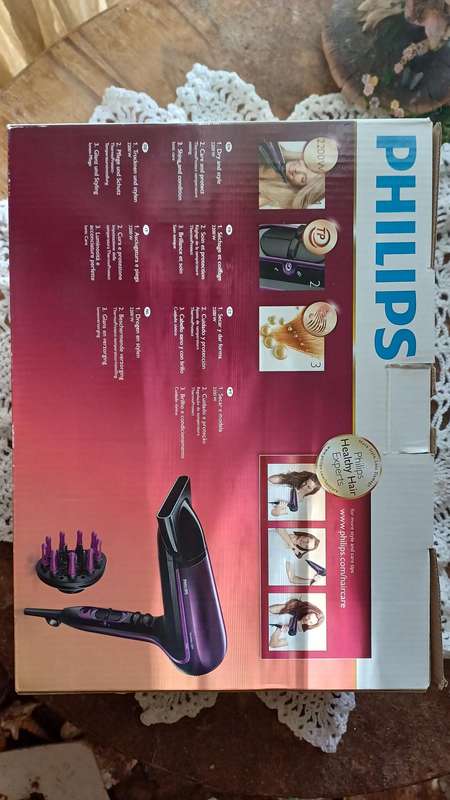 Philips ThermoProtect Ionic hairdryer with diffuser attachment