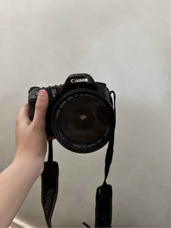 Canon camera EOS 10D with tripod and supplies