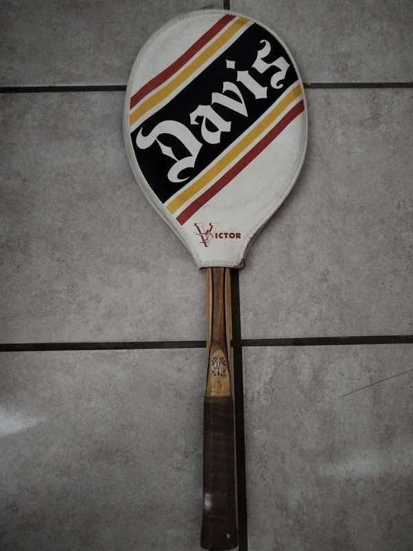 WOODEN DAVIS TENNIS RACKET