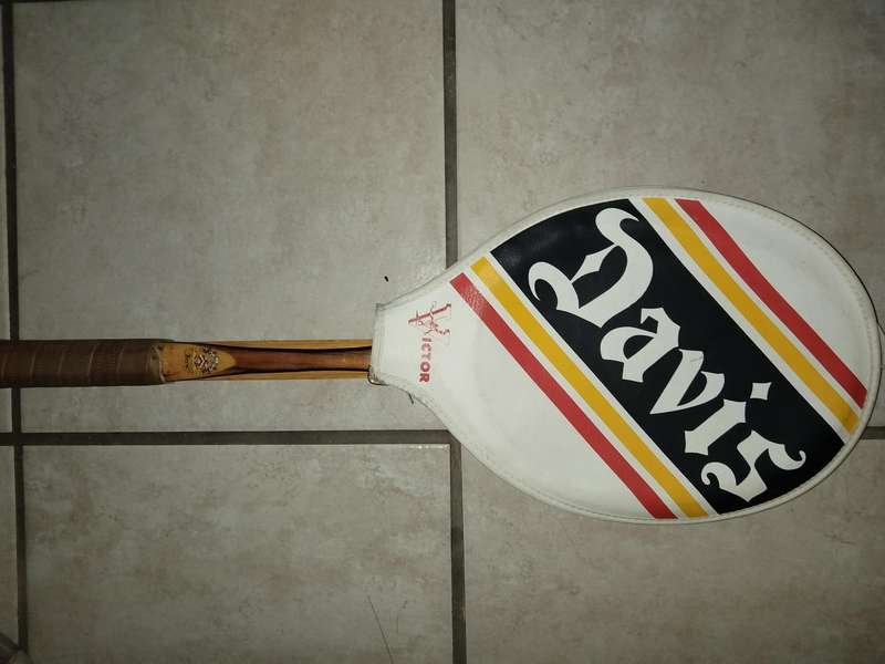 WOOD DAVIS TENNIS RACKET