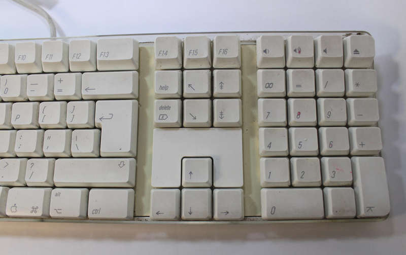 Vintage Apple Mac USB Keyboard A1048 And Apple Pro Mouse M5769