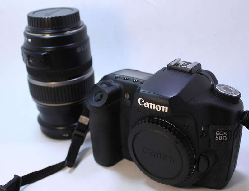 Canon EOS 50D Camera Body 17mm - 85mm Lens and Carry Case with Accessories