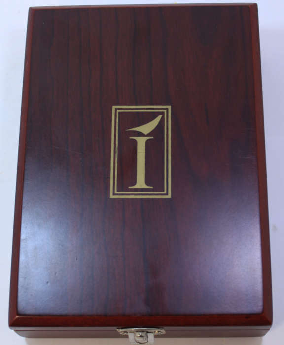 Idelia Swartland Winery Wine Waiters Friend and Stopper in Display Case
