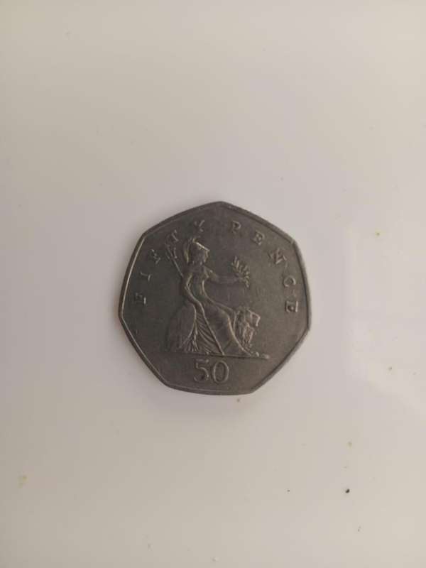 QUEEN ELIZABERTH COIN 1997 50 PENCE