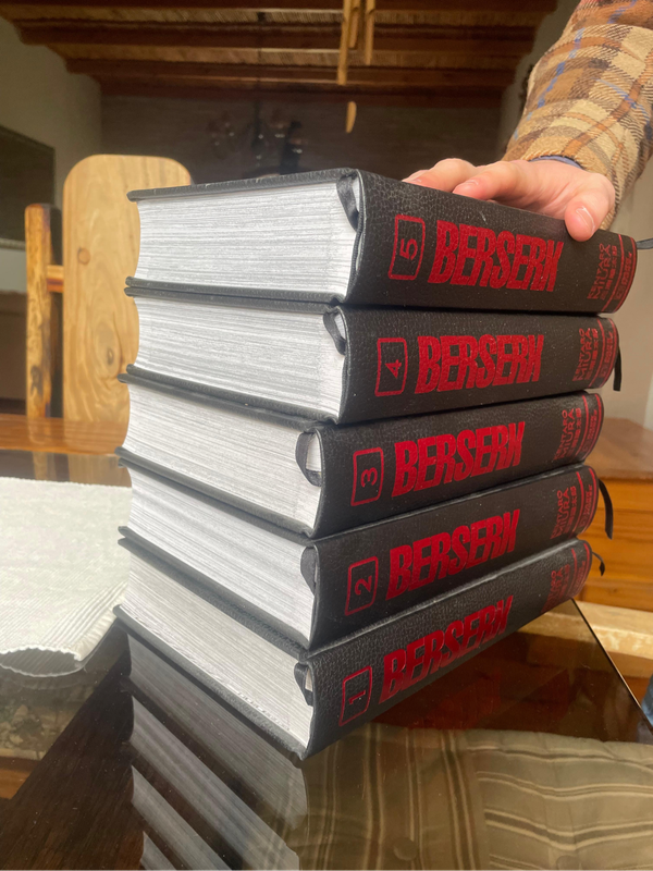 Berserk Deluxe edition volume 1 - 5