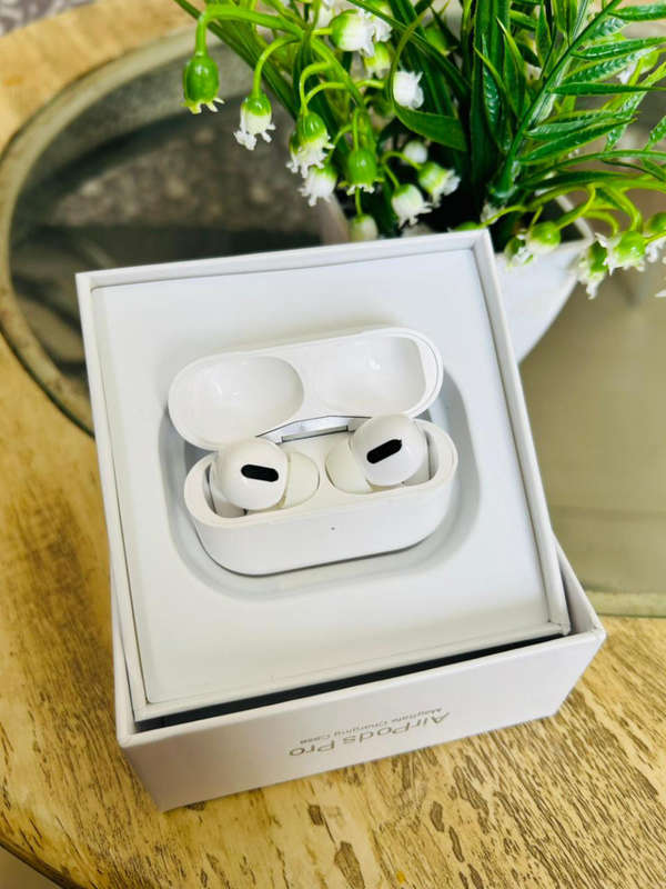 Apple AirPods Pro (1st Generation) - in great condition and working perfectly.