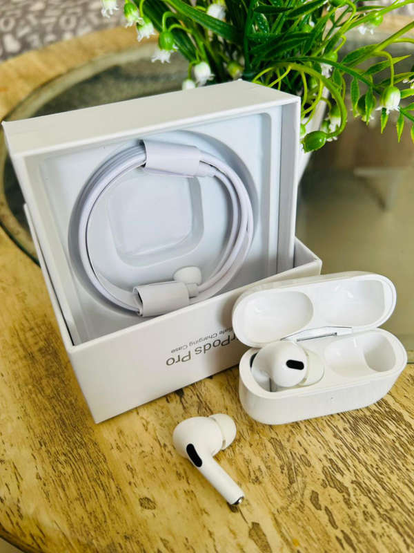 Apple AirPods Pro (1st Generation) - in great condition and working perfectly.
