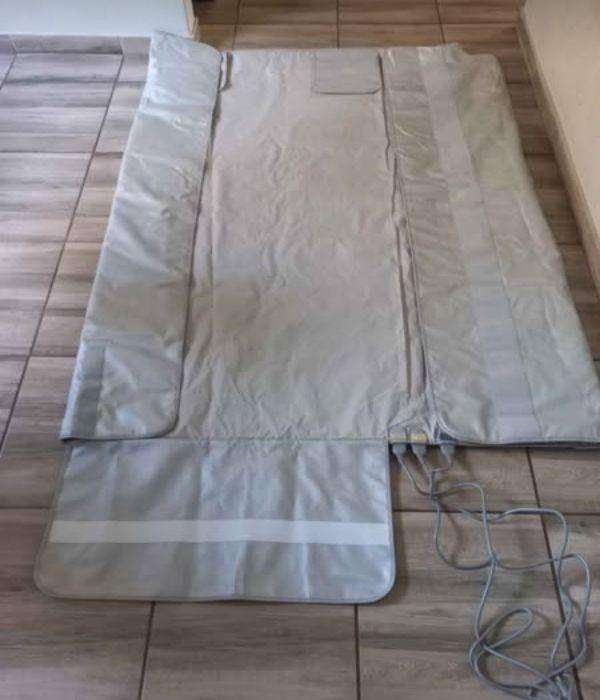 Professional Infrared Sauna Blanket. Perfect for Beauty Salons & Wellness Studios! Negotiable!