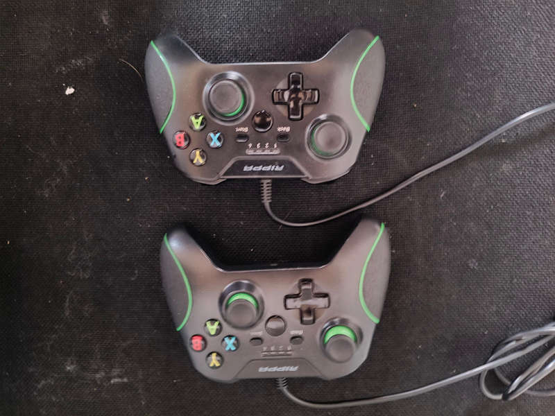 Wired Xbox 360 controllers
