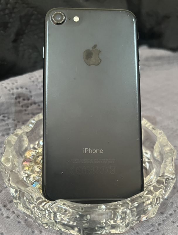 APPLE IPHONE 7 (32GB) BLACK