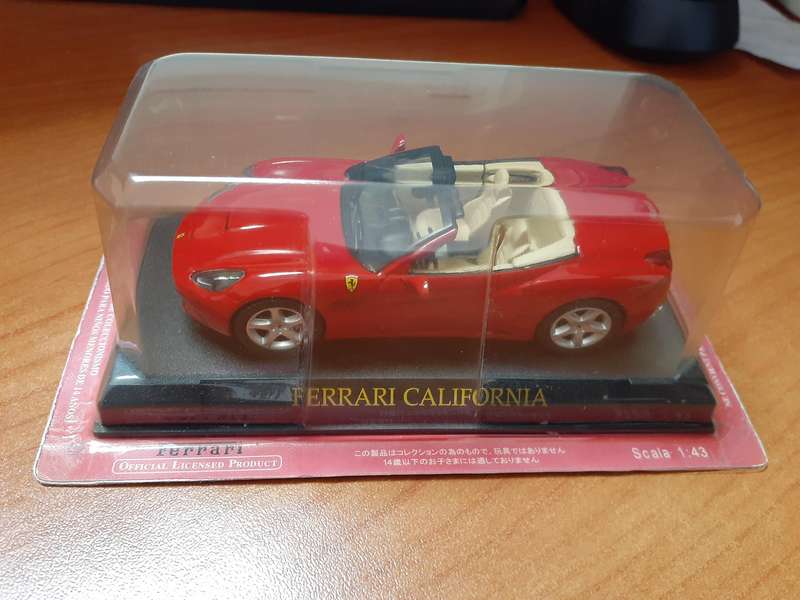 Ferrari California Collectable Car 1:43 Scale