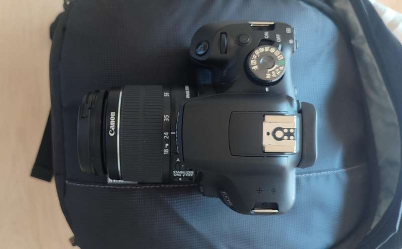 Canon Eos 2000 IS