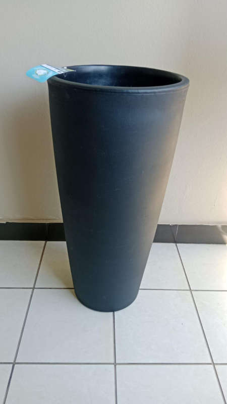 Plant pots