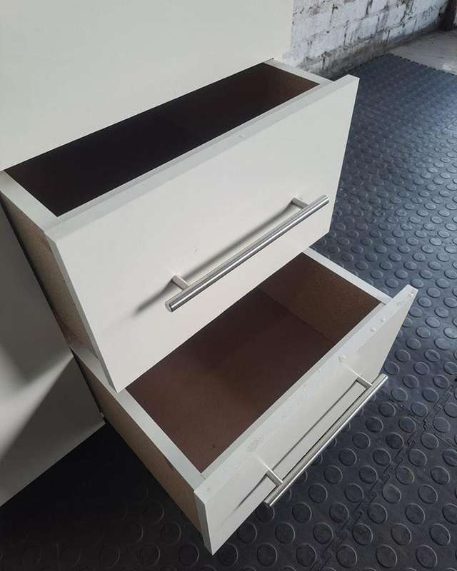 WARDROPE WIT DRAWS 3 DOOR