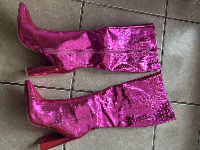 women Metallic Knee Boots