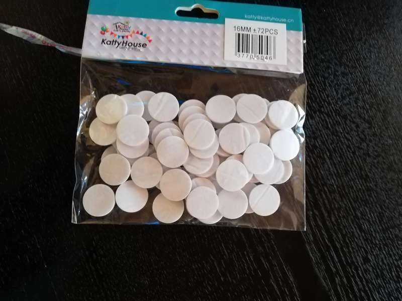 3D Foam Tape Round 16mm (+- 70 Pieces)