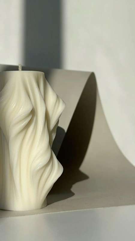 Huge Wave Stripe Column Candle