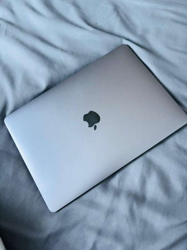 MacBook Air m1 Grey  Intel core i5