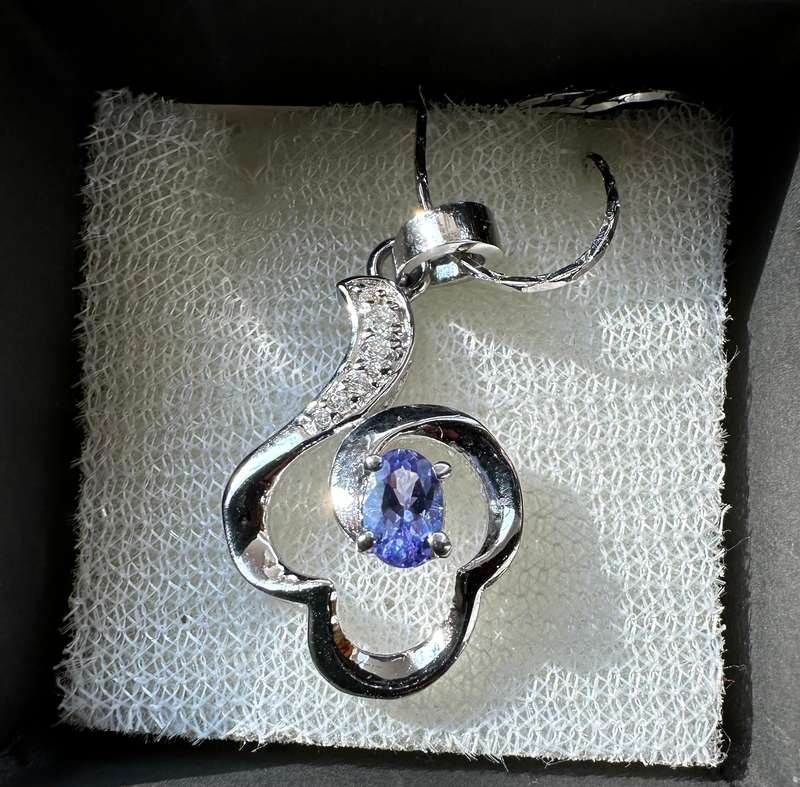 BRAND NEW TANZANITE EARRINGS AND NECKLACE WITH CERTIFICATION