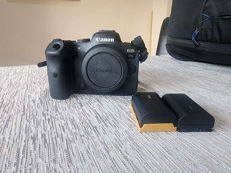 Canon EOS R6CCanon EOS R6 mirrorless lens + RF 24-105mm