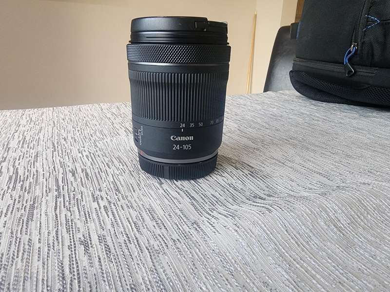 Canon EOS R6CCanon EOS R6 mirrorless lens + RF 24-105mm