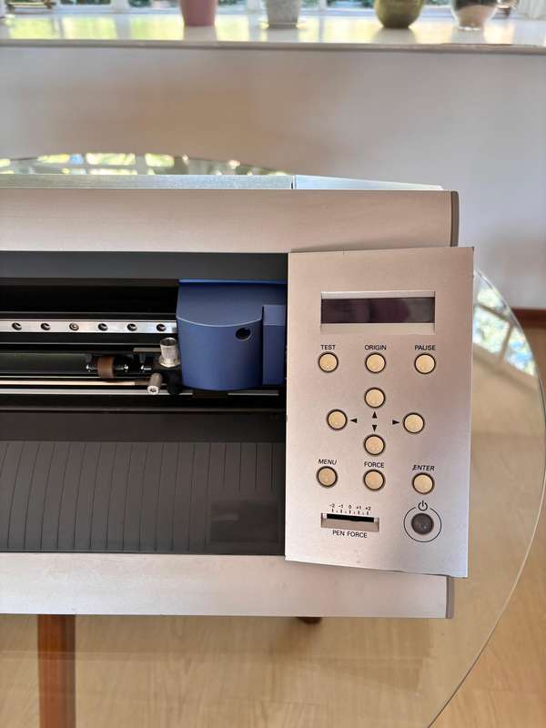 Roland GX-24 Desktop Vinyl Cutter