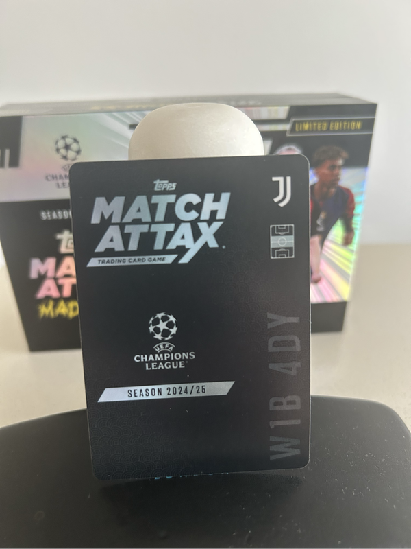 Topps Match Attax Madness - Douglas Luiz