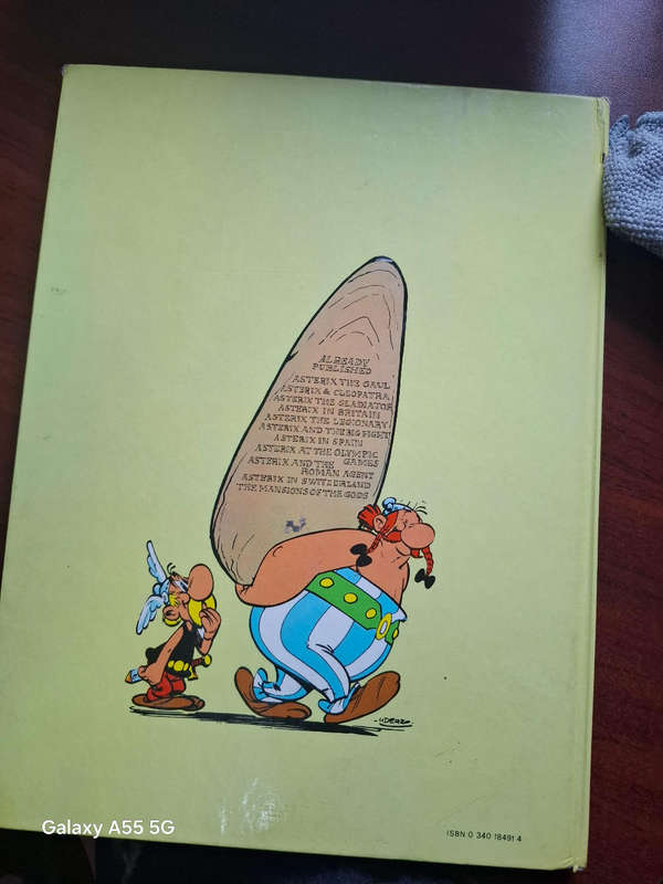 Asterix and the laurel wreath
