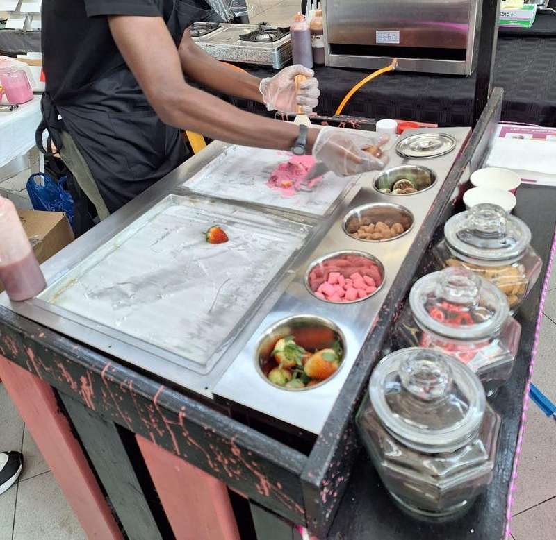 Thai rolled ice cream machine