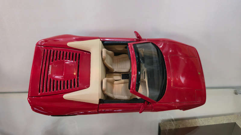 1:18 Hotwheels Ferrari F355