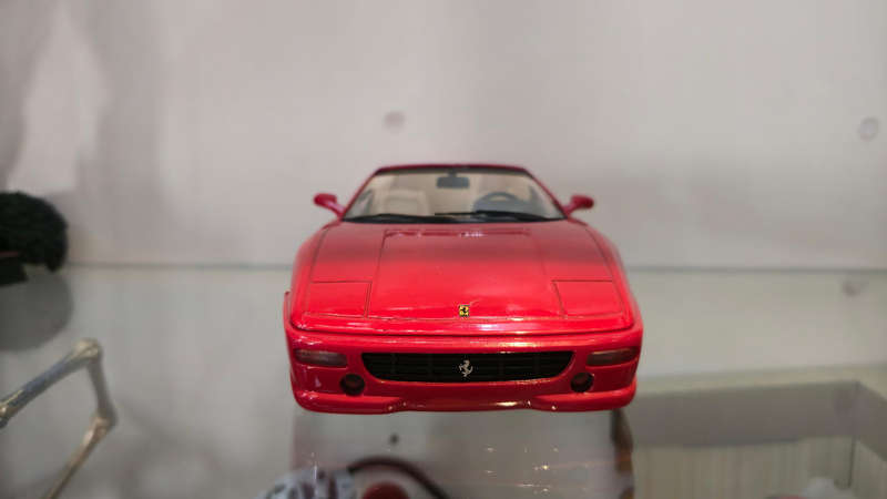1:18 Hotwheels Ferrari F355