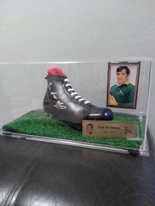  Frik du Preez Signed Rugby Boot  Collectors Display Case (Springbok Legend)