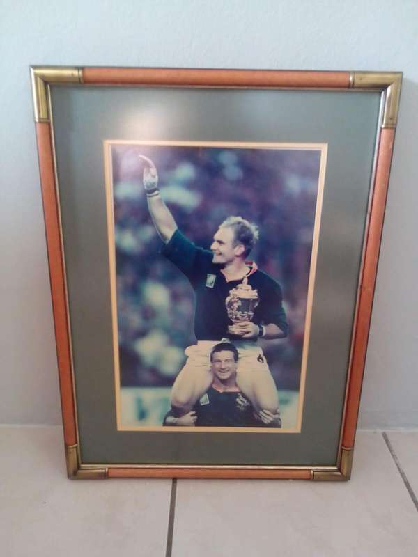 Framed 1995 Rugby World Cup Photo  Francois Pienaar with Trophy