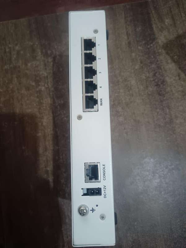 FortiGate FG-30E all-in-one security appliance (Without a charger)