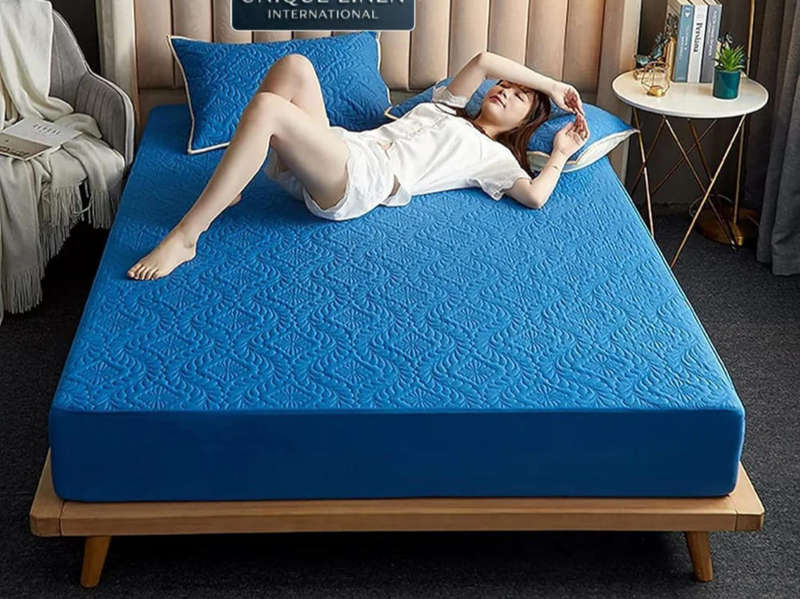 Waterproof mattress protectors
