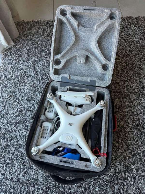 DJI Phantom 4 Drone