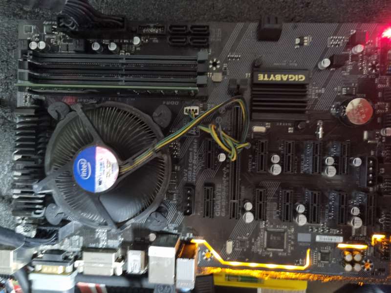 Gigabyte GA -B250-FinTech motherboard bundle
