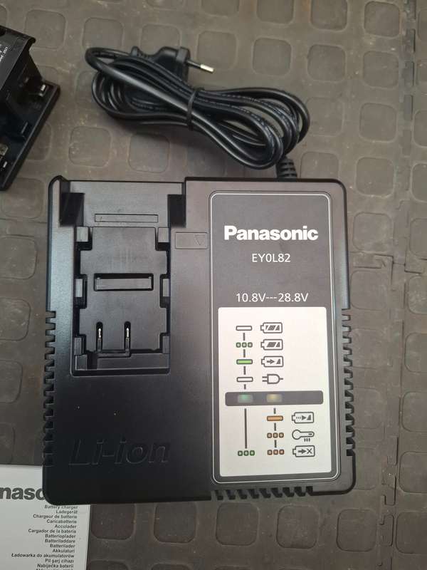 PANASONIC Impact driver D-22525 10.8v lithium