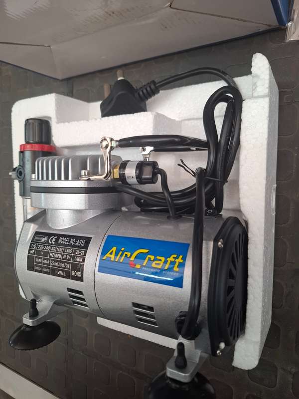 AirCraft COMPRESSOR FOR AIRBRUSH 1 CYL. W/REG & FILTER (SG Comp04)