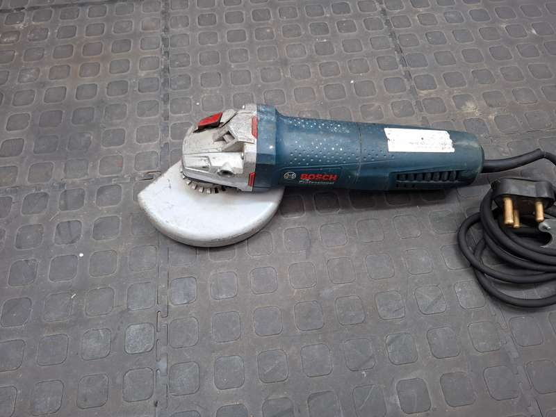 BOSCH Professional GWS 15-150 CP Angle Grinder